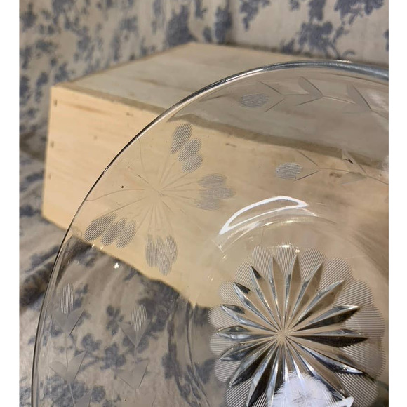 Vintage Etched Glass Butterfly Flowers Nappy Bowl with Handle - Picture 9 of 10